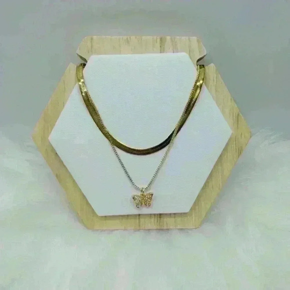 Butterfly Layered Necklace in Gold - Picture 4 of 5
